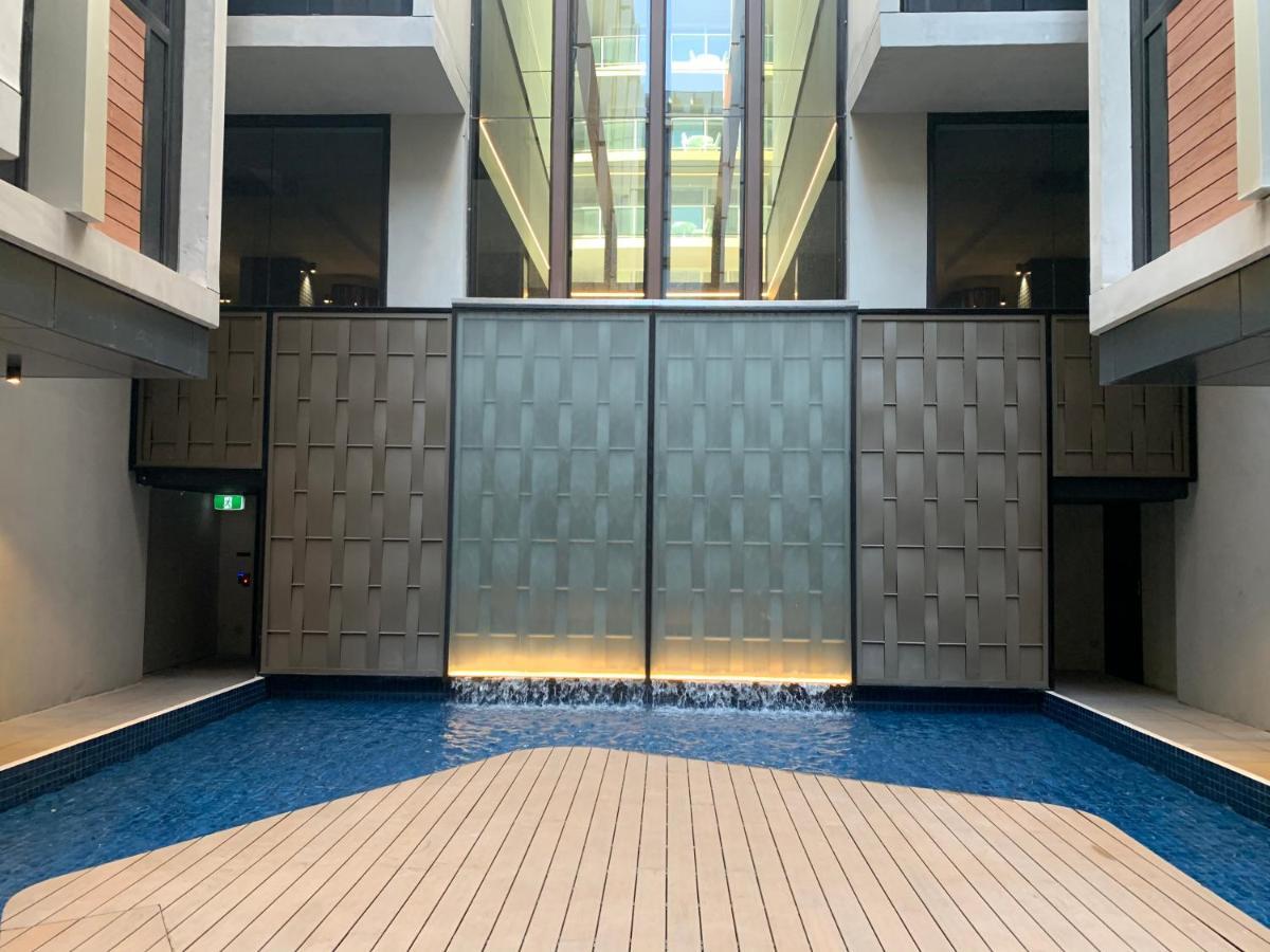 Midnight Luxe 1Br 1Bath Apartment 104 In The Heart Of Braddon Pool Sauna Secure Parking Wine Wifi Canberra Bagian luar foto