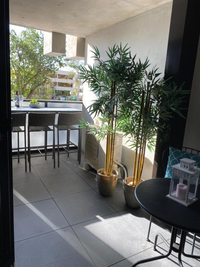Midnight Luxe 1Br 1Bath Apartment 104 In The Heart Of Braddon Pool Sauna Secure Parking Wine Wifi Canberra Bagian luar foto
