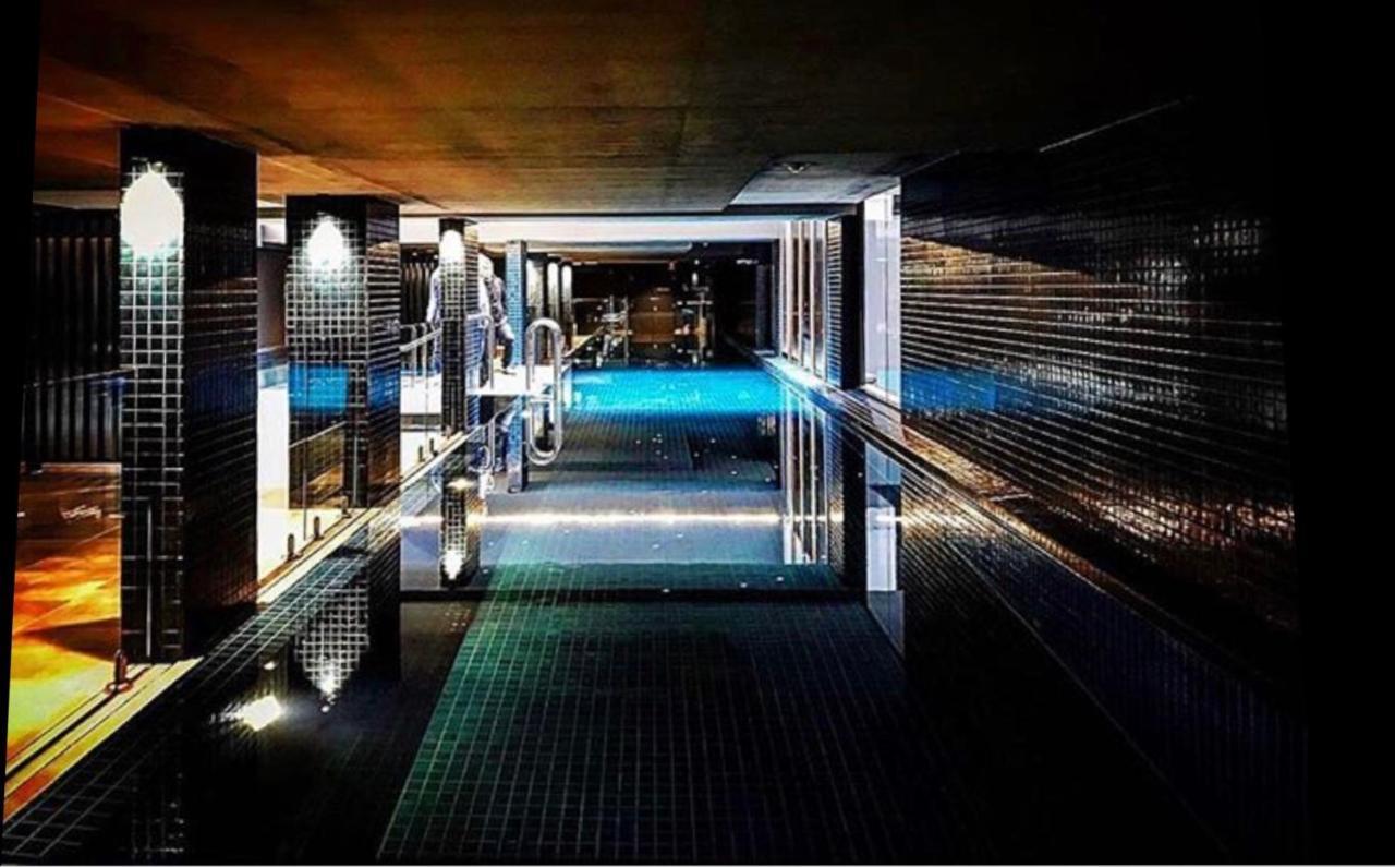 Midnight Luxe 1Br 1Bath Apartment 104 In The Heart Of Braddon Pool Sauna Secure Parking Wine Wifi Canberra Bagian luar foto