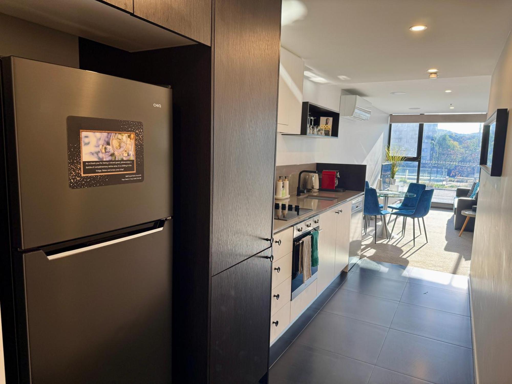 Midnight Luxe 1Br 1Bath Apartment 104 In The Heart Of Braddon Pool Sauna Secure Parking Wine Wifi Canberra Bagian luar foto