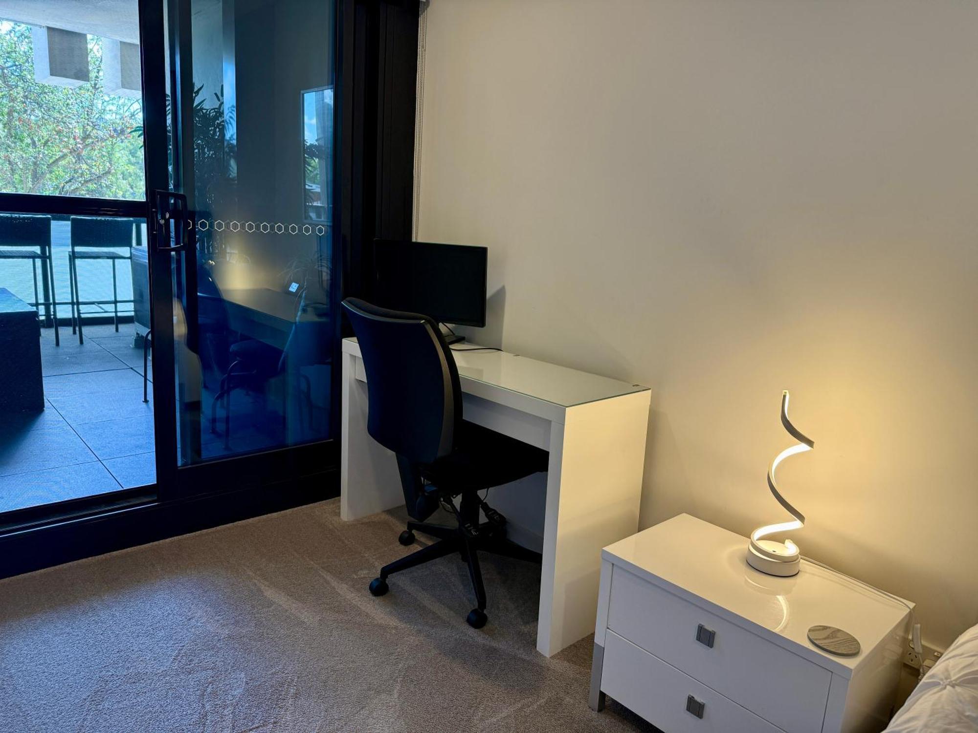 Midnight Luxe 1Br 1Bath Apartment 104 In The Heart Of Braddon Pool Sauna Secure Parking Wine Wifi Canberra Bagian luar foto