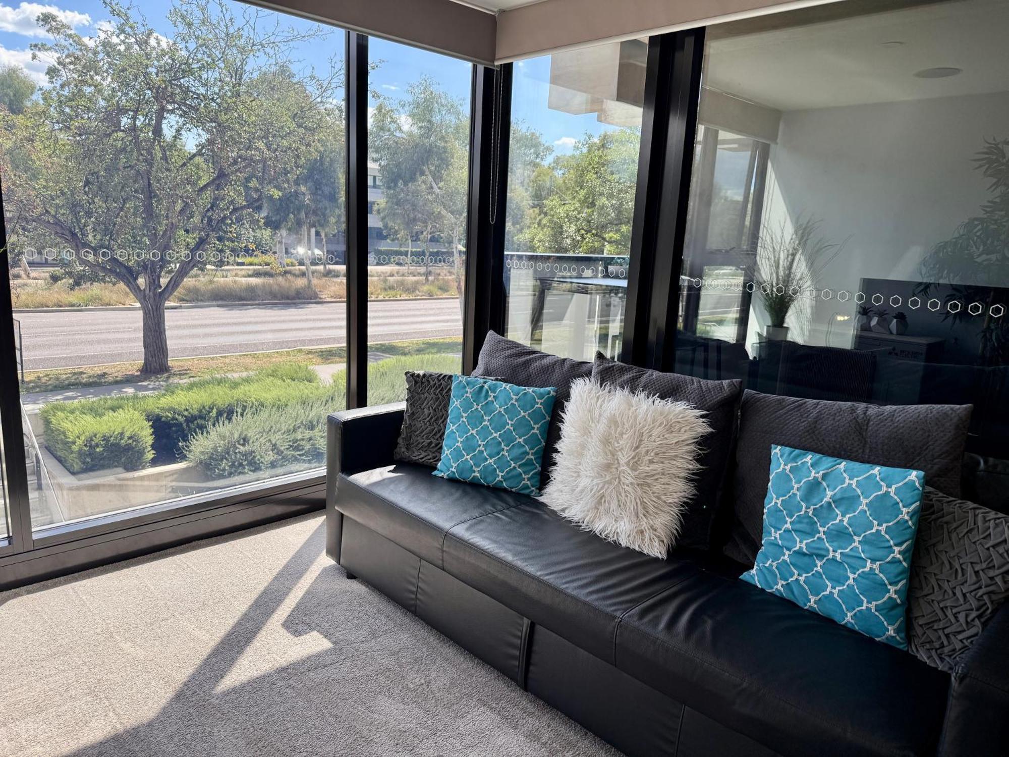 Midnight Luxe 1Br 1Bath Apartment 104 In The Heart Of Braddon Pool Sauna Secure Parking Wine Wifi Canberra Bagian luar foto